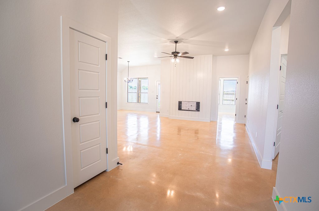 7904 Smoke Creek Lane Property Photo 3