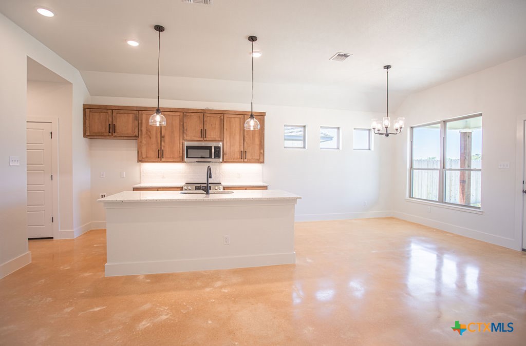 7904 Smoke Creek Lane Property Photo 16