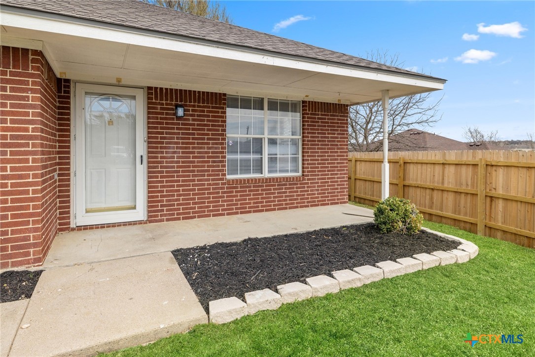 5110 Ken Circle Property Photo 3