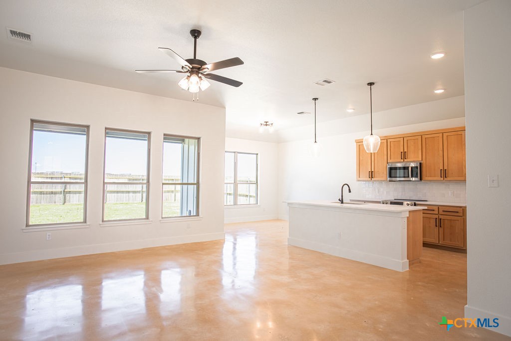 7908 Smoke Creek Lane Property Photo 7