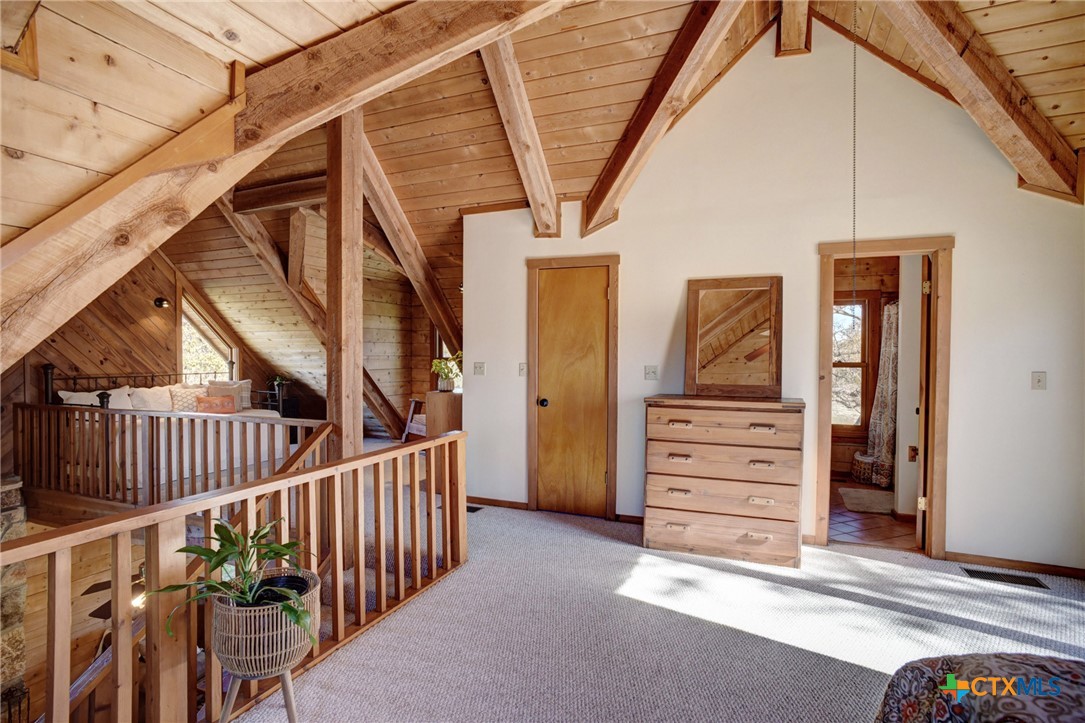 700 Ledgerock Road Property Photo 12