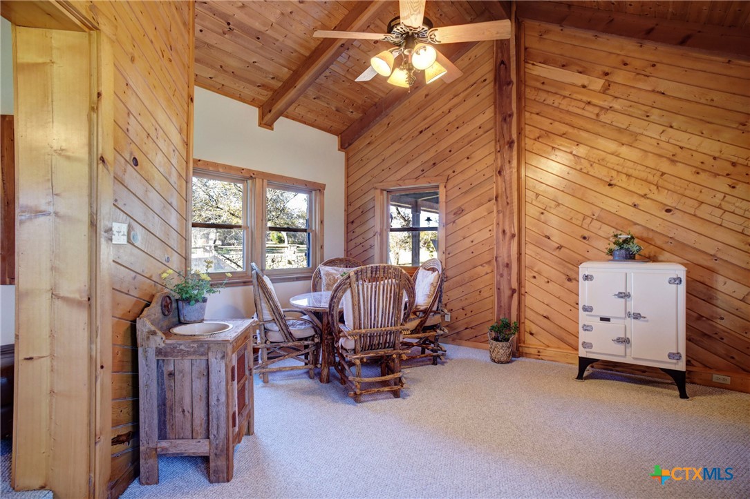 700 Ledgerock Road Property Photo 18