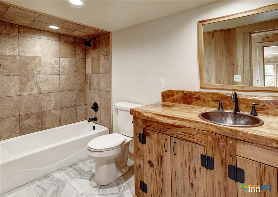 700 Ledgerock Road Property Photo 35