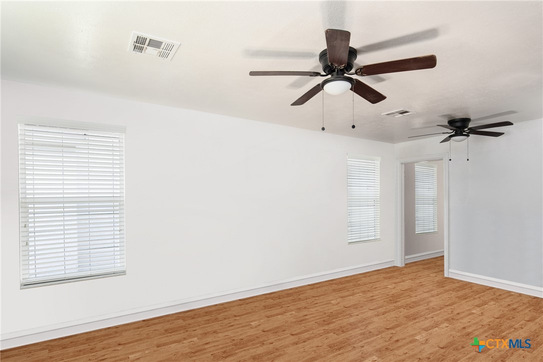 2107 Saunders Street Property Photo 4