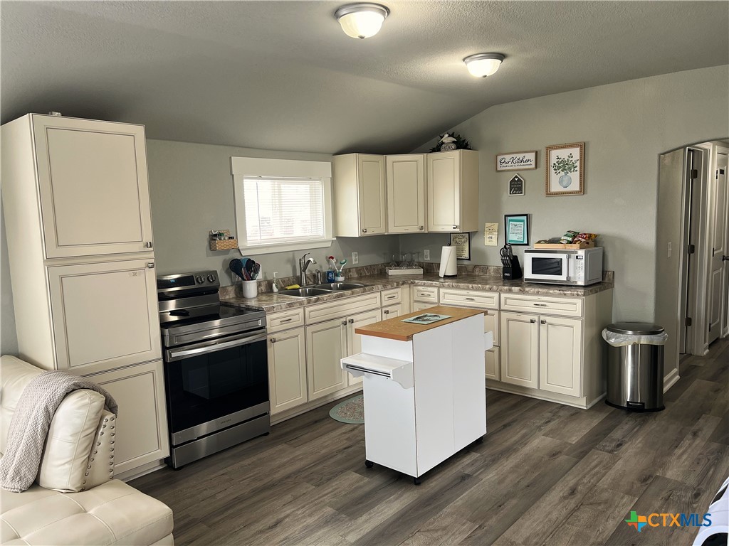 115 W Speckled Trout Property Photo 7