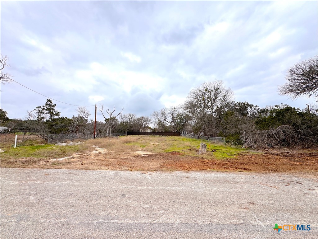 563 Oak Trail Drive Property Photo 8