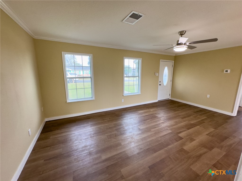 1404 E Bowie Property Photo 3