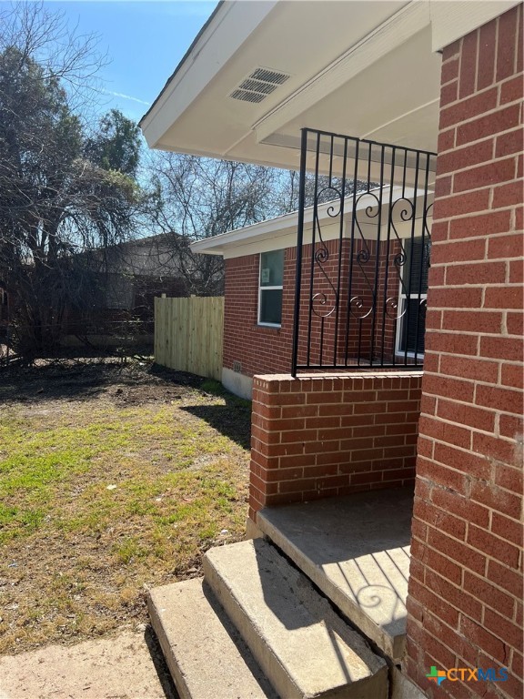 1321 Gardenia Avenue Property Photo 9