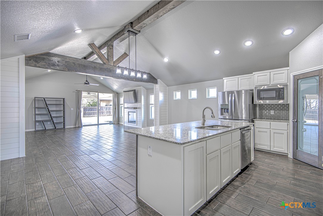 6208 Catania Drive Property Photo 8