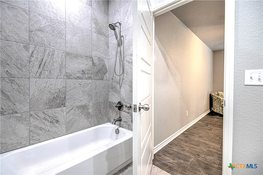 6208 Catania Drive Property Photo 21