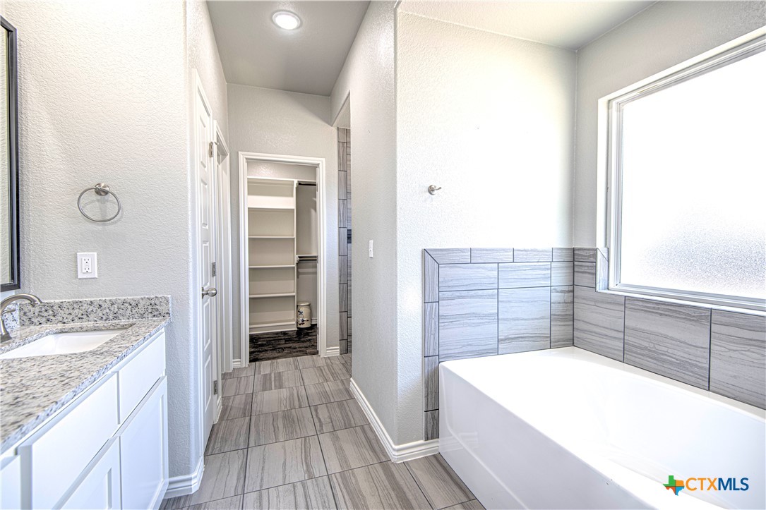 6208 Catania Drive Property Photo 25