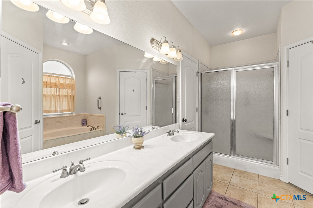 2504 Joseph Drive Property Photo 11