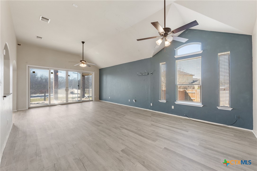 1021 H K Allen Parkway Property Photo 4