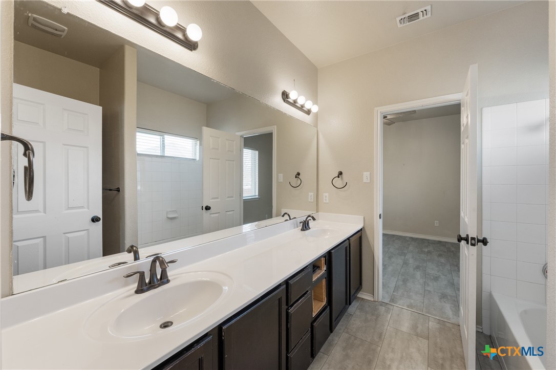 1021 H K Allen Parkway Property Photo 14