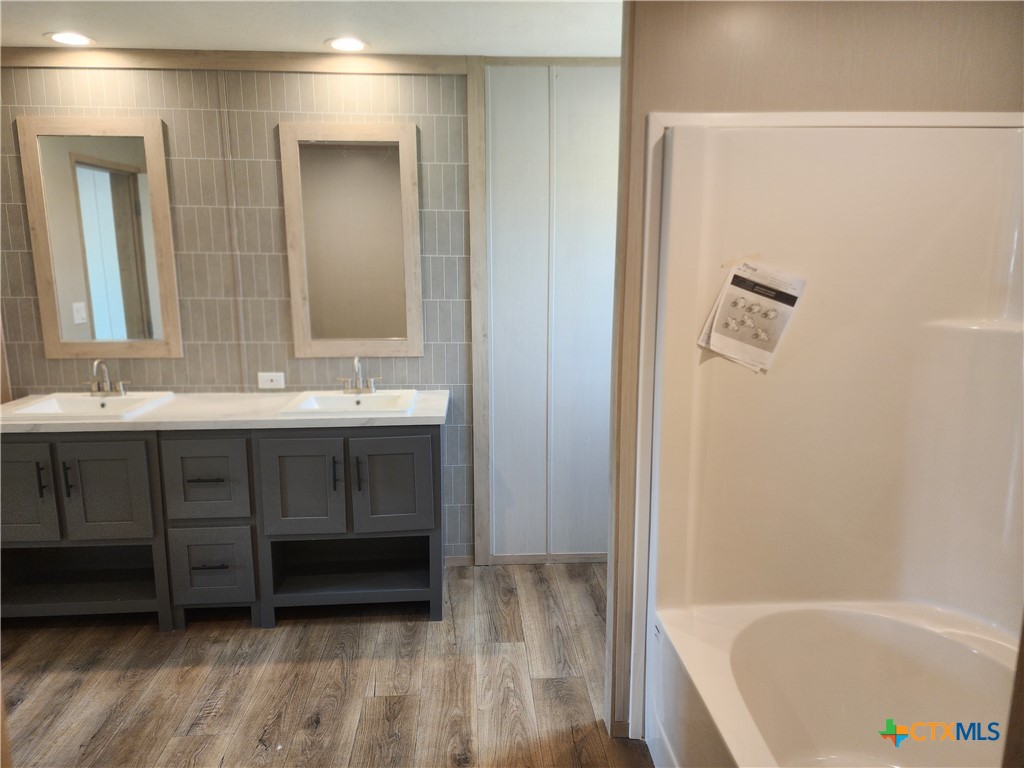4214 Woodrow Center Drive Property Photo 15