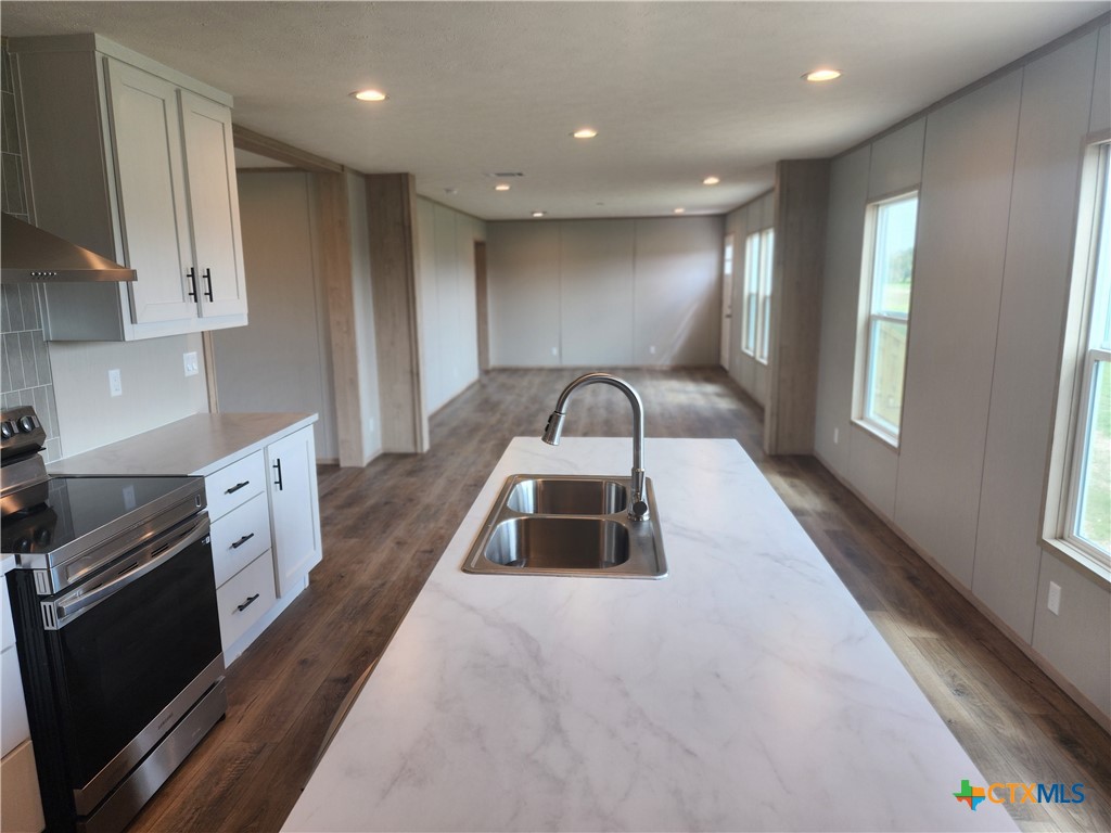 4214 Woodrow Center Drive Property Photo 18