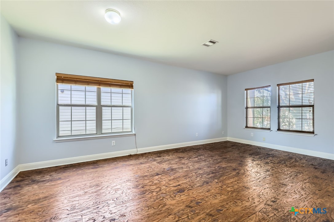 219 Woodlake Drive Property Photo 5