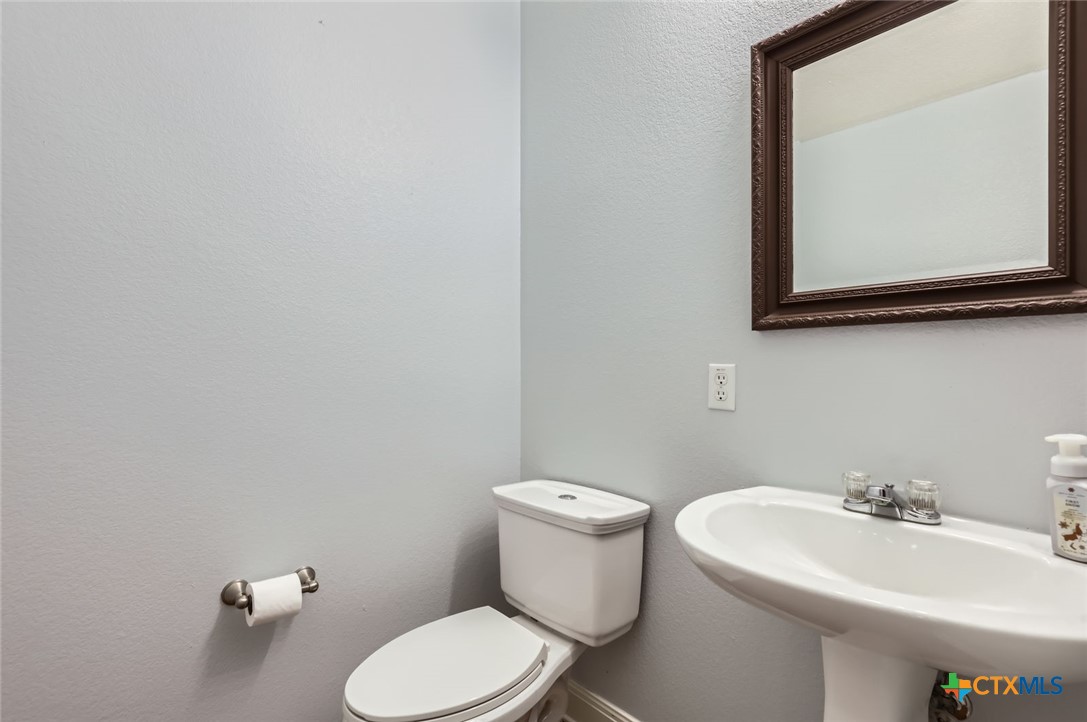 219 Woodlake Drive Property Photo 16