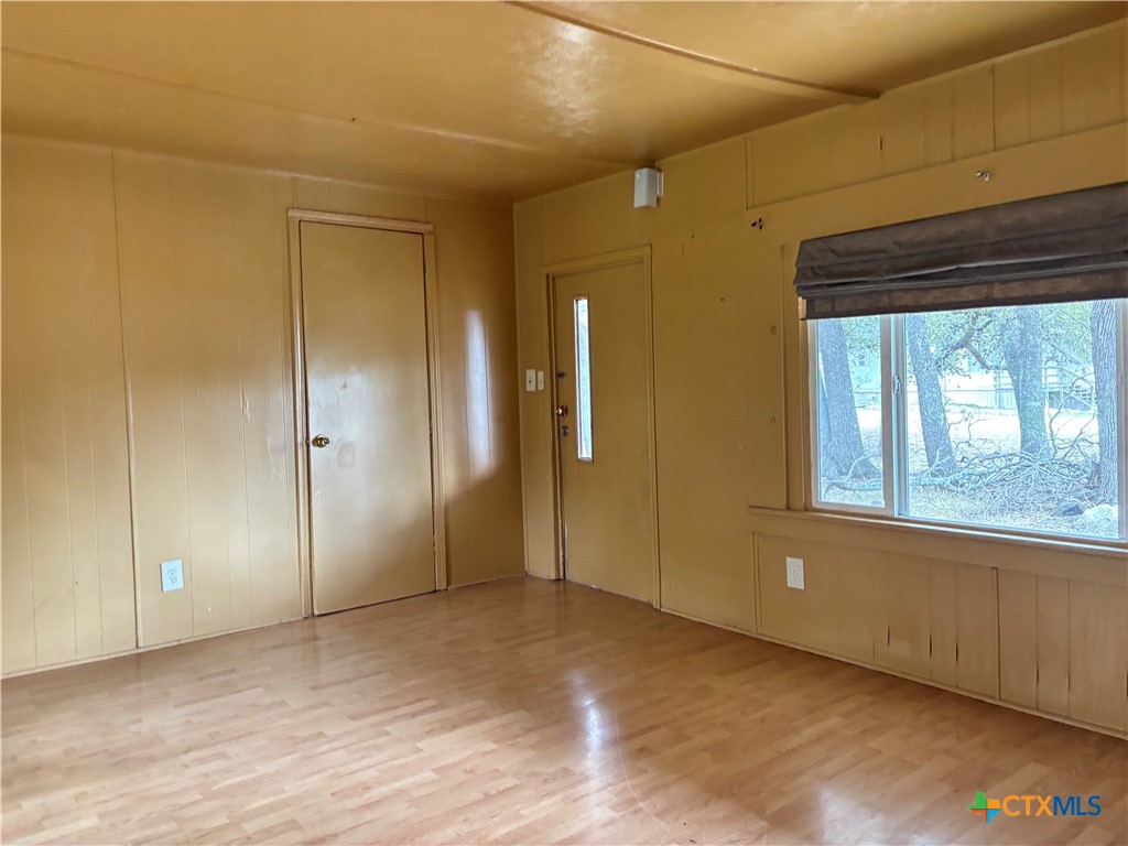 520 Royal Oak Drive Property Photo 7