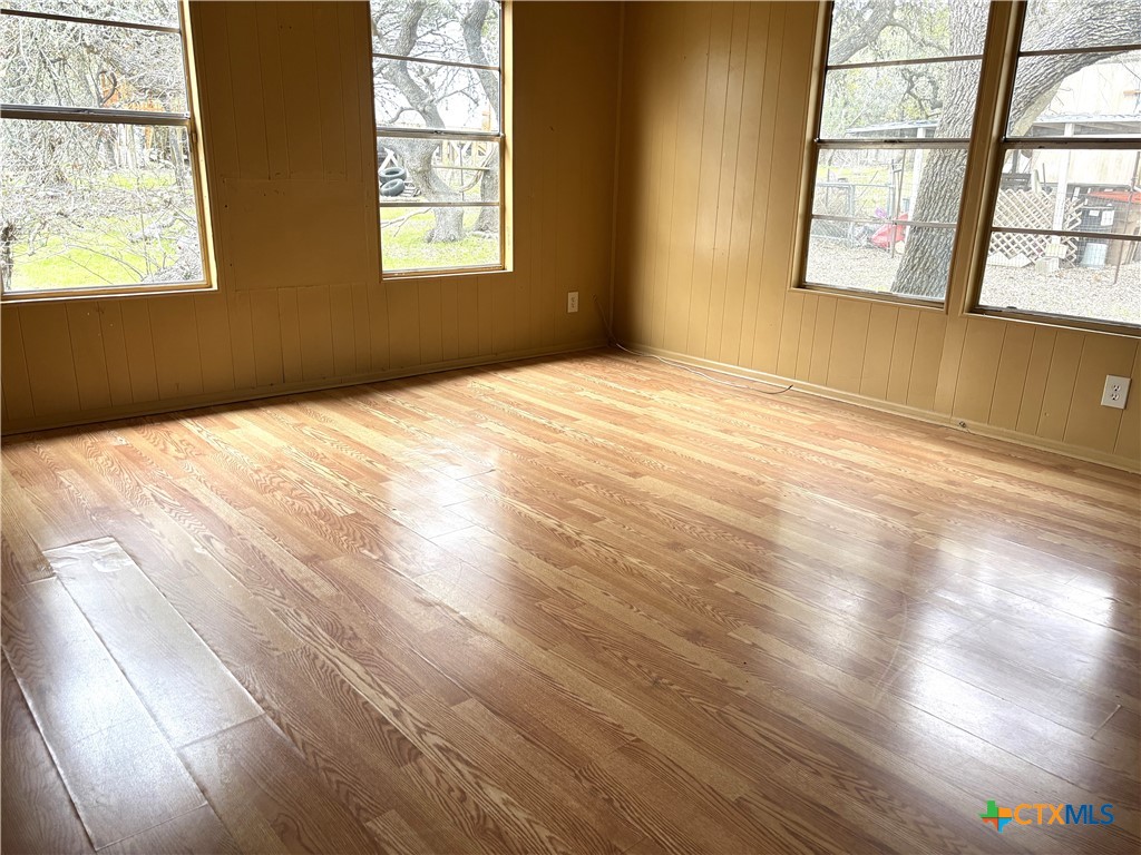 520 Royal Oak Drive Property Photo 9