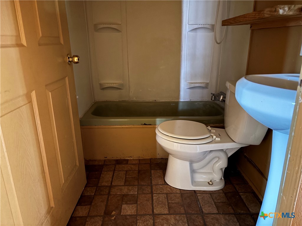 520 Royal Oak Drive Property Photo 20