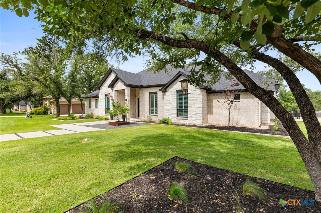 12 Lago Viento Lane Property Photo 3