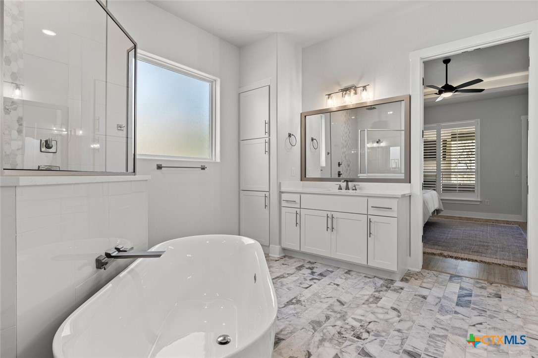 12 Lago Viento Lane Property Photo 25