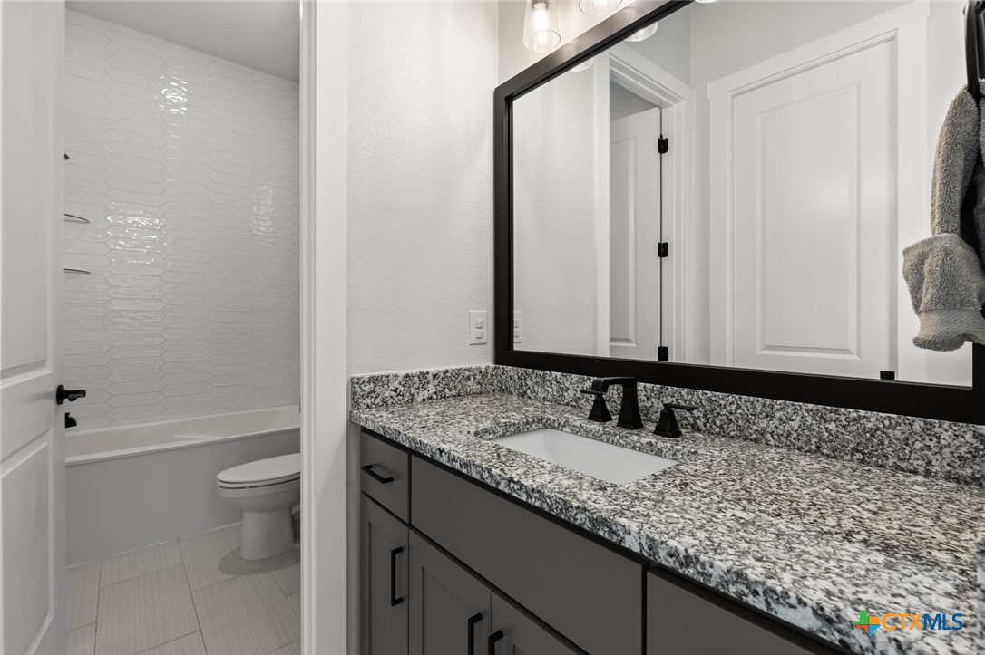12 Lago Viento Lane Property Photo 31