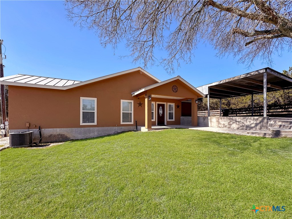 497 Farhills Drive Property Photo 2