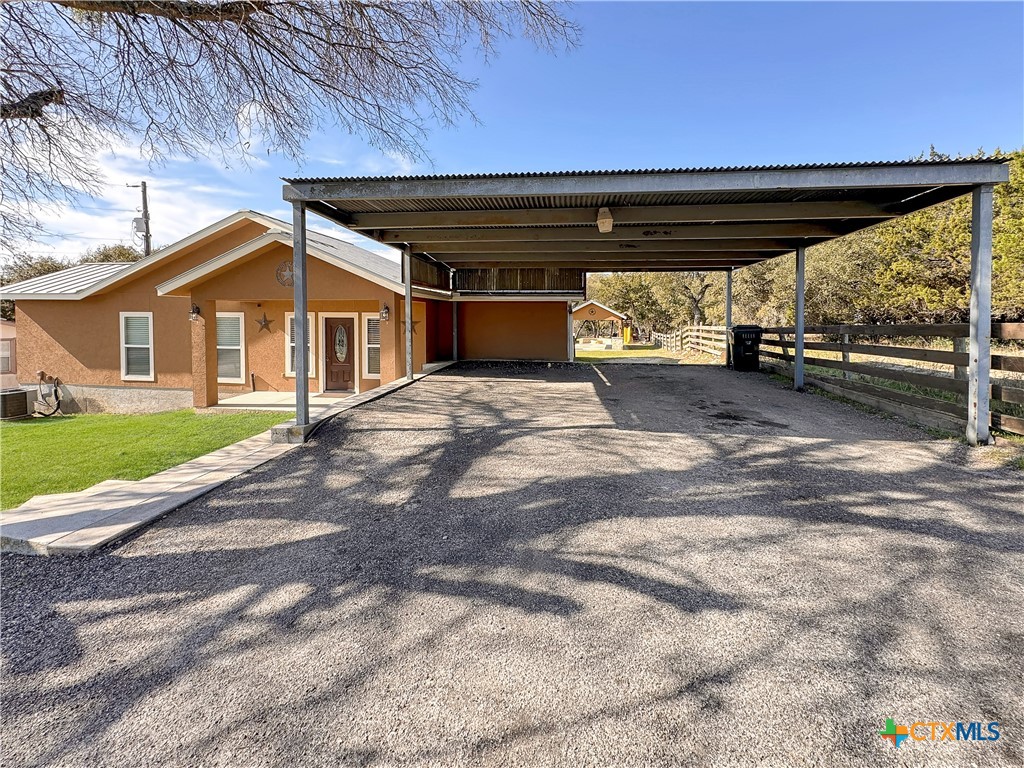 497 Farhills Drive Property Photo 4