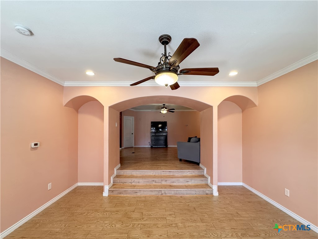 497 Farhills Drive Property Photo 6