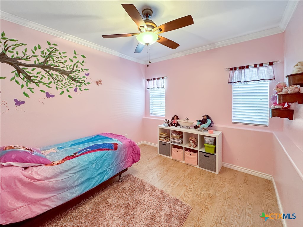 497 Farhills Drive Property Photo 8