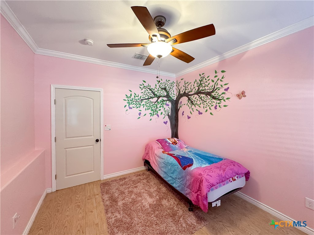 497 Farhills Drive Property Photo 9