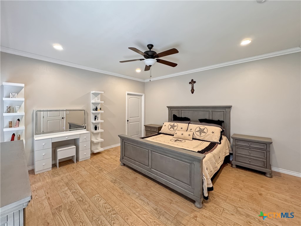 497 Farhills Drive Property Photo 12