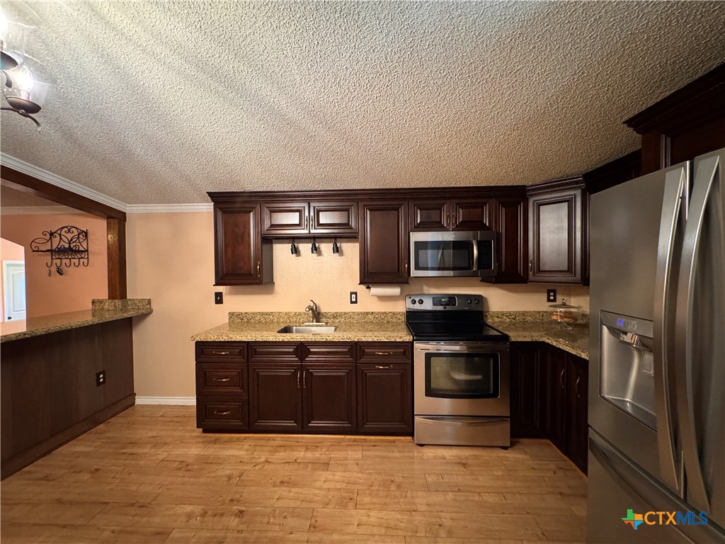 497 Farhills Drive Property Photo 18