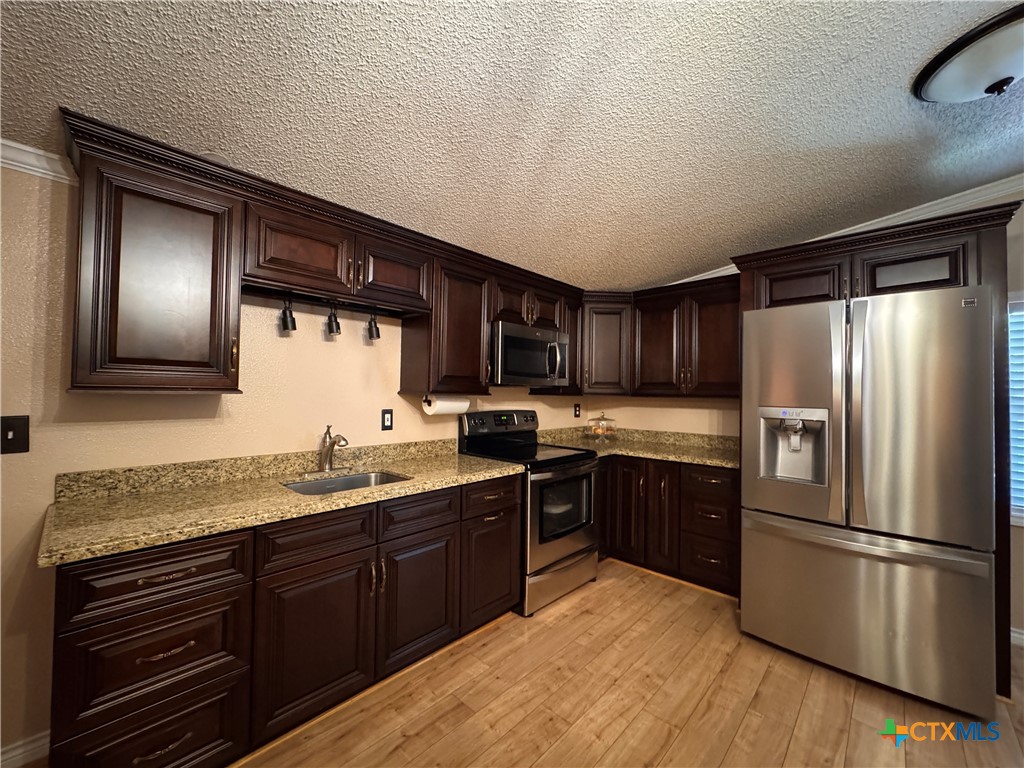 497 Farhills Drive Property Photo 19