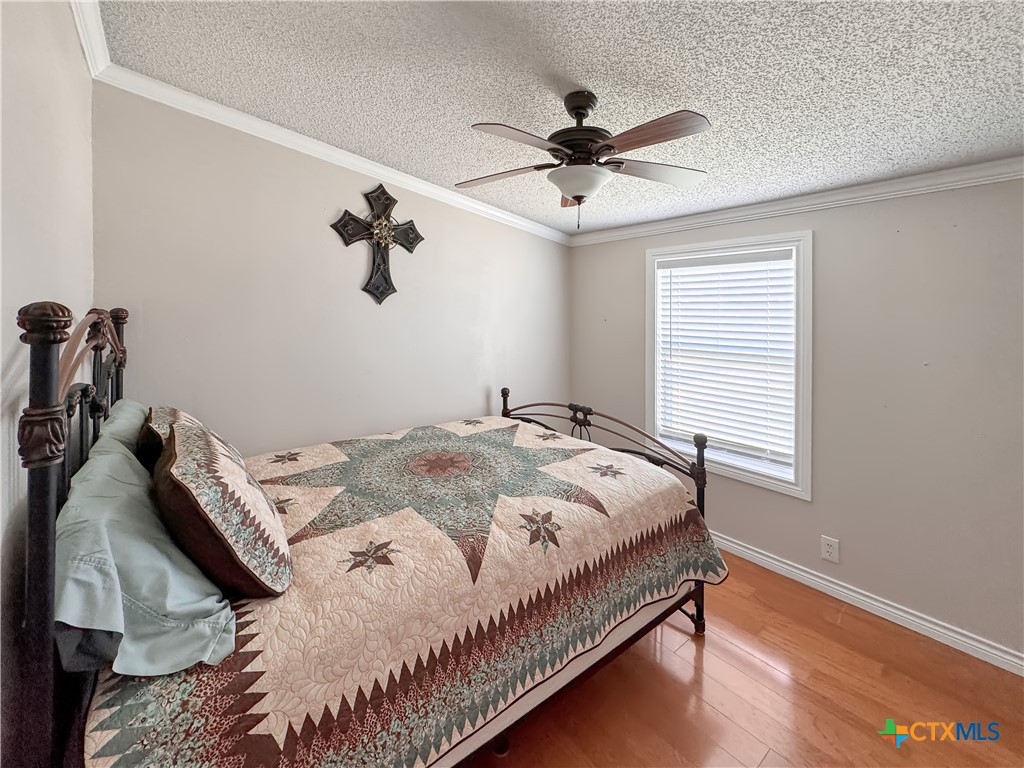 497 Farhills Drive Property Photo 27