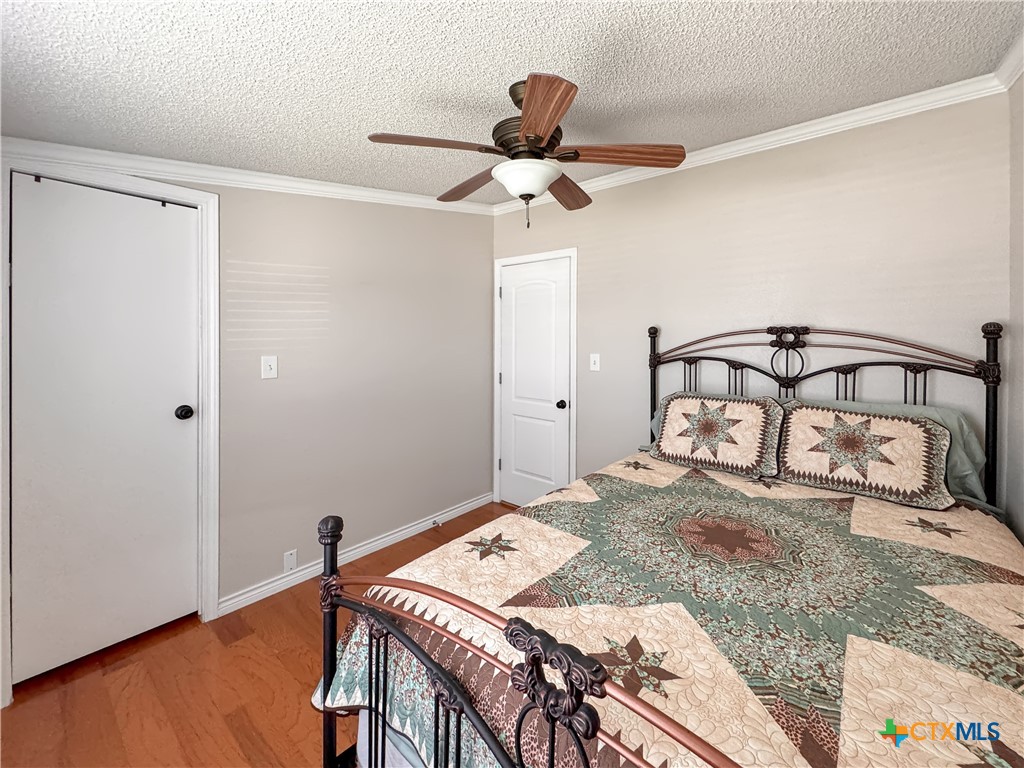 497 Farhills Drive Property Photo 28