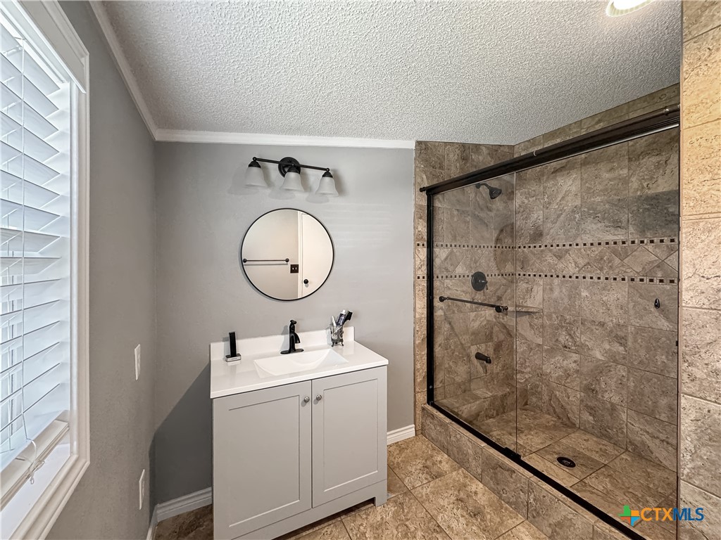 497 Farhills Drive Property Photo 32