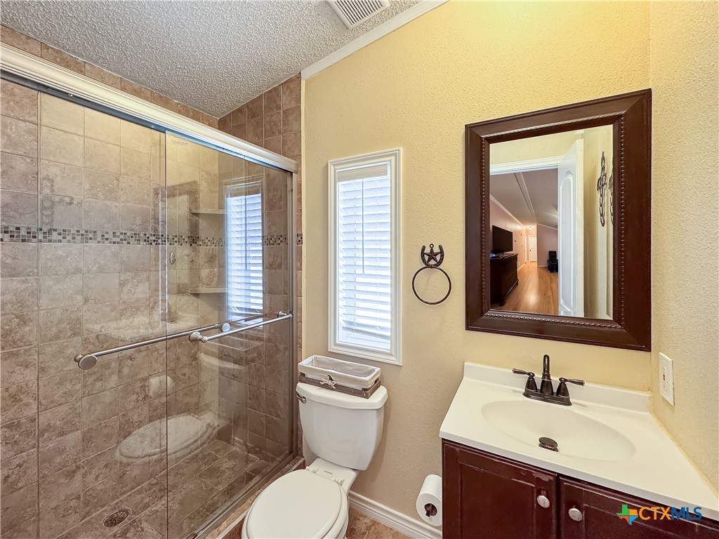 497 Farhills Drive Property Photo 34