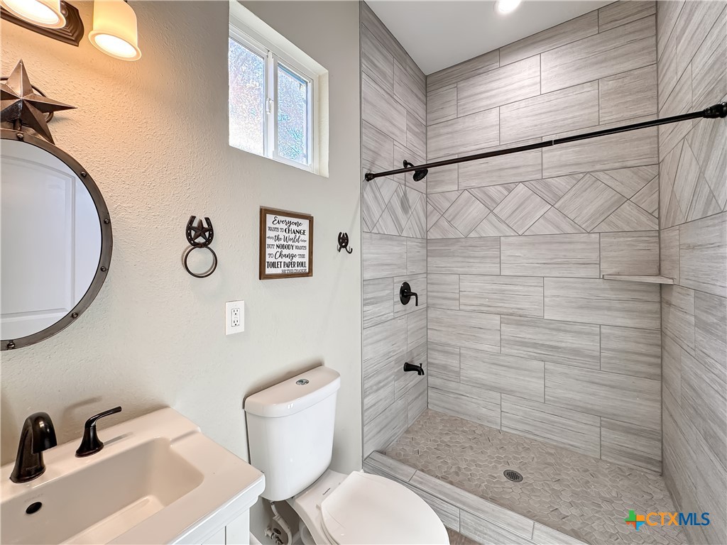497 Farhills Drive Property Photo 43