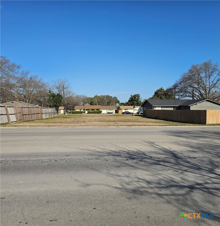 1330 Fieldcrest Property Photo 2