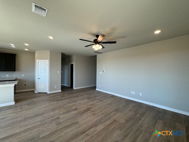 927 James Parker Circle Property Photo 6