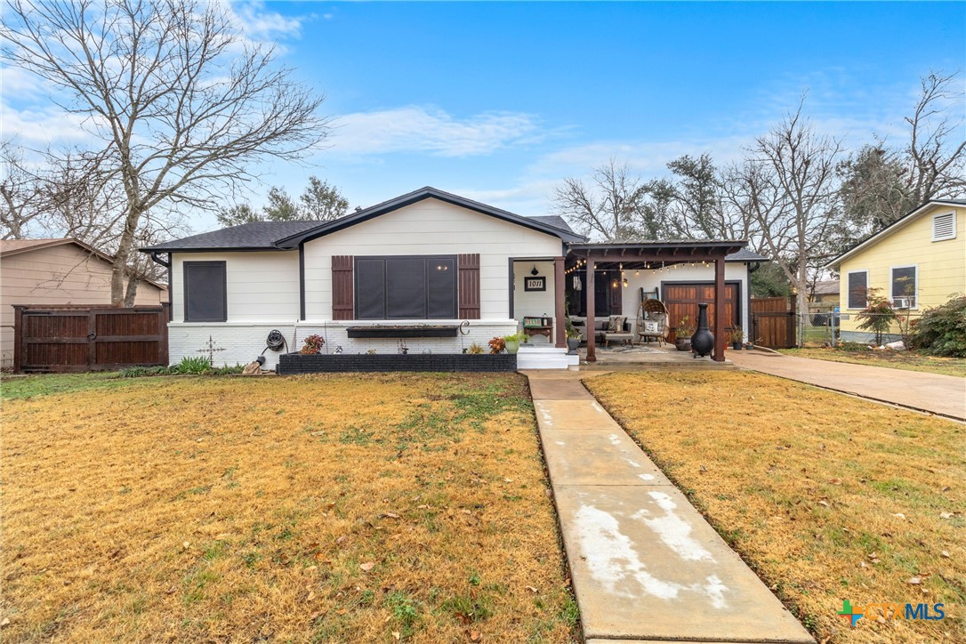 1011 Gilmore Street Property Photo 1