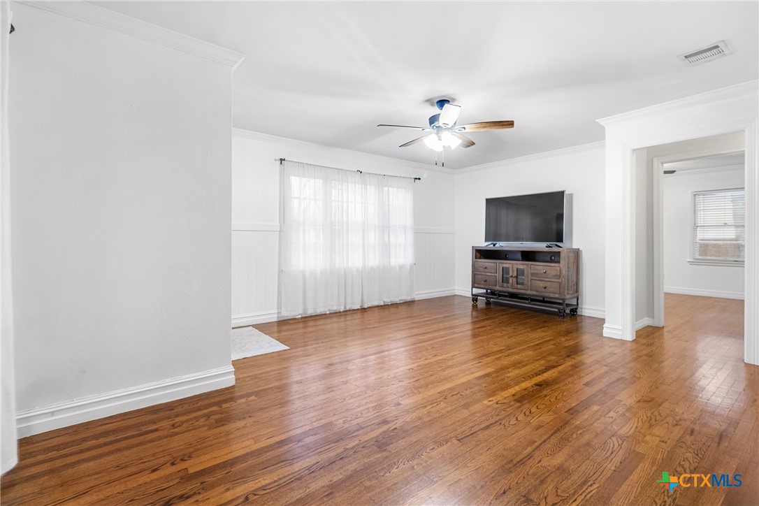 1011 Gilmore Street Property Photo 12