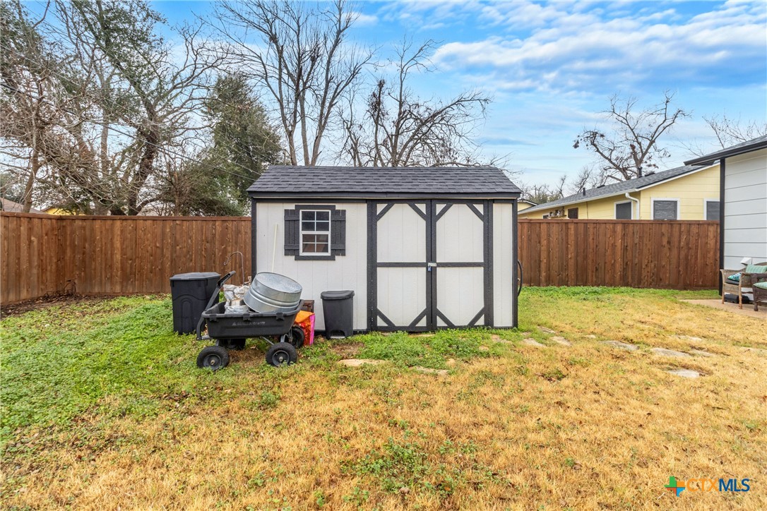 1011 Gilmore Street Property Photo 36