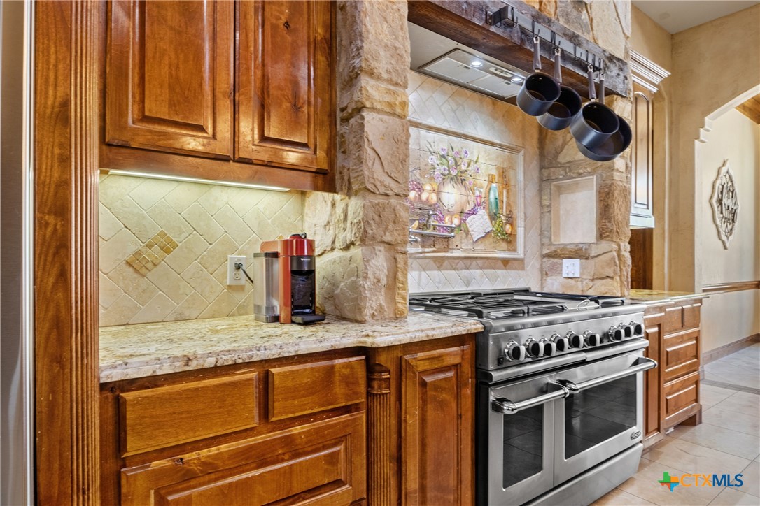 220 Gabriel Woods Drive Property Photo 8