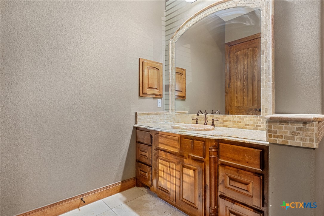 220 Gabriel Woods Drive Property Photo 28