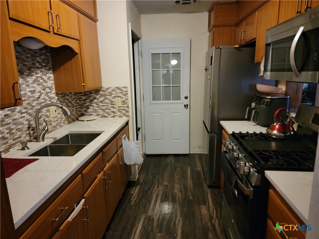1802 Muir Drive Property Photo 12