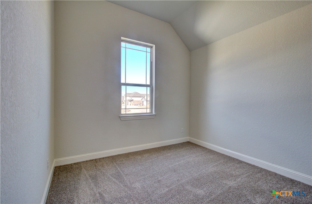 2048 Stephanie Avenue Property Photo 5